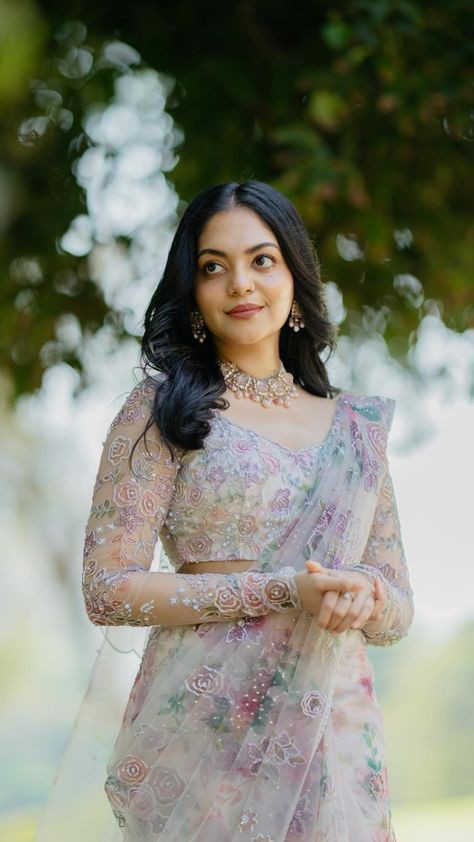 Real Girls DP in Saree (17)