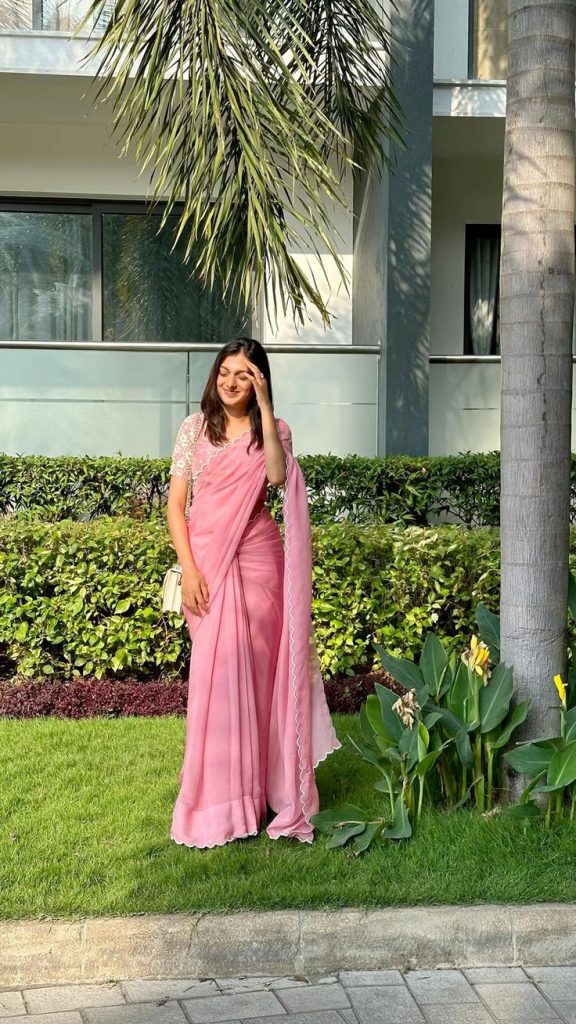 Real Girls DP in Saree (3)