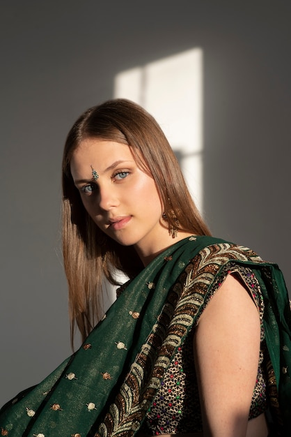 Real Girls DP in Saree (51)