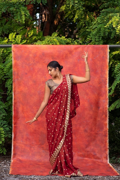 Real Girls DP in Saree (52)