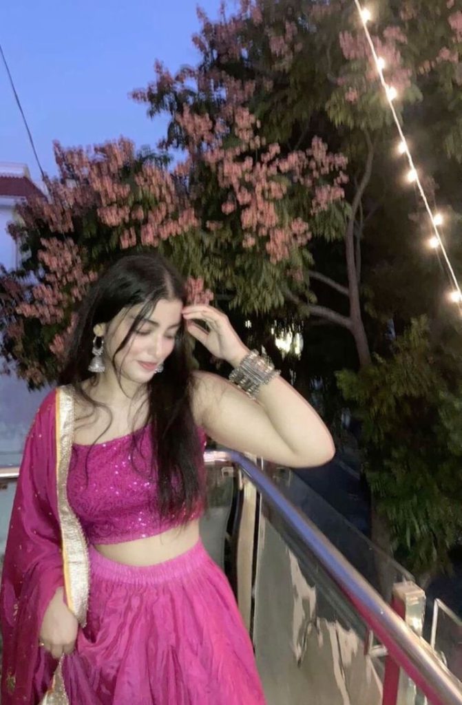 Real Girls DP in Saree (8)