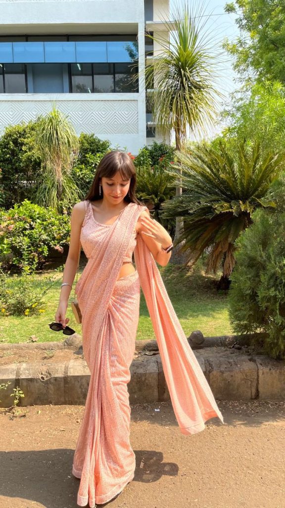 Real Girls DP in Saree (9)