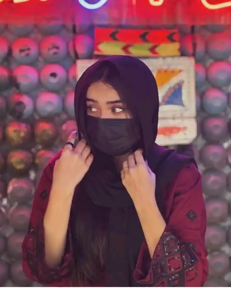Black Mask Girls DP