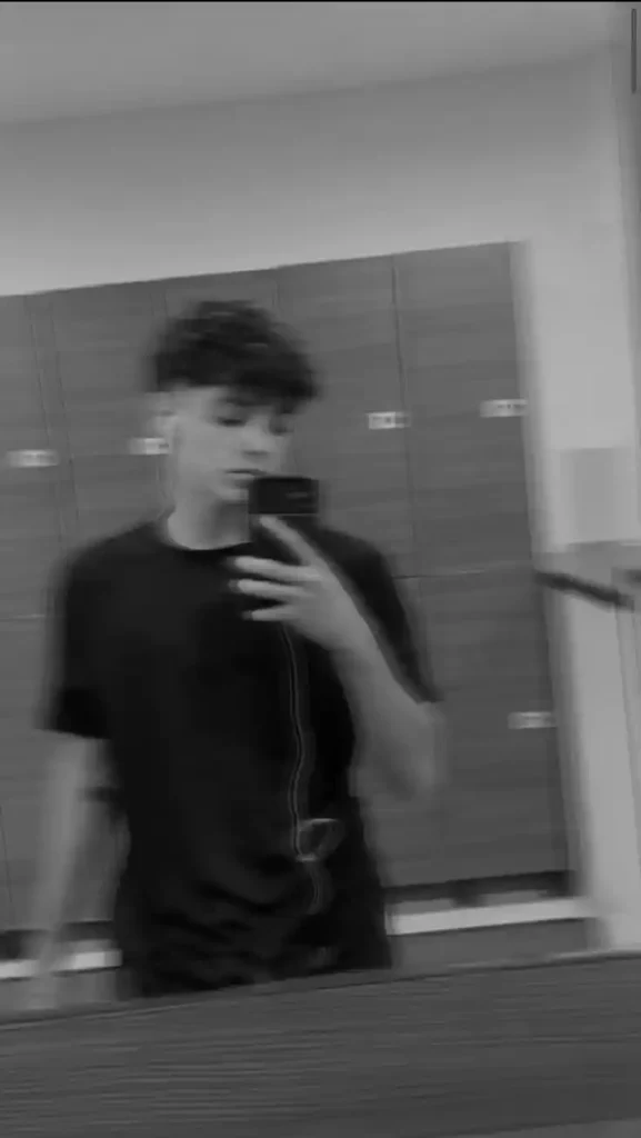blurry Hidden Face Boys DP (14)