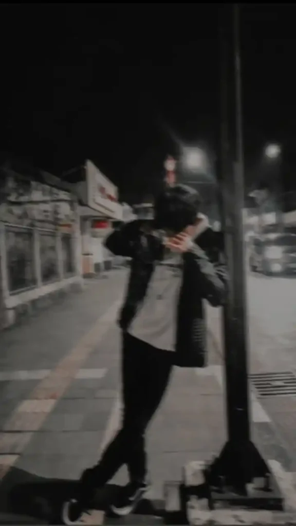 blurry Hidden Face Boys DP (26)