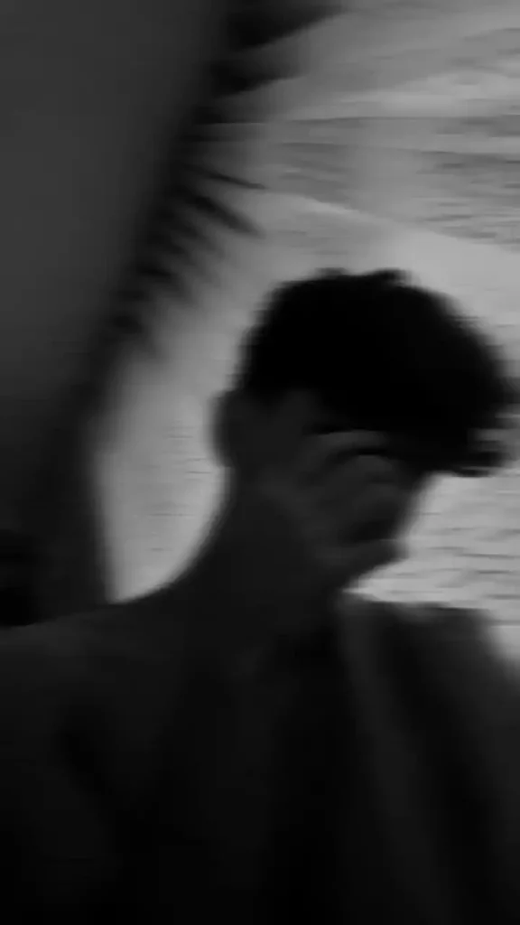 blurry Hidden Face Boys DP (30)