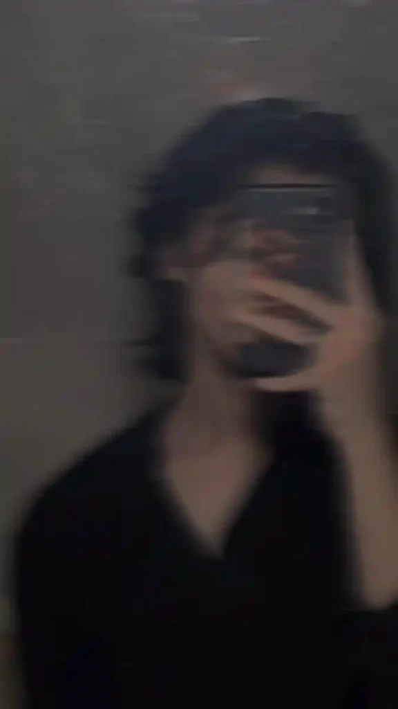 blurry Hidden Face Boys DP (48)