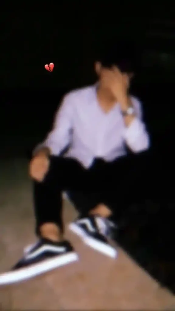 blurry Hidden Face Boys DP (52)
