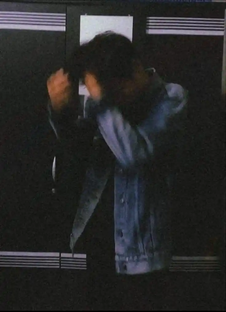 blurry Hidden Face Boys DP (60)