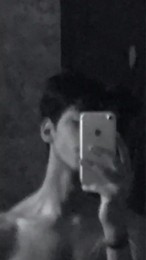 blurry Hidden Face Boys DP (63)
