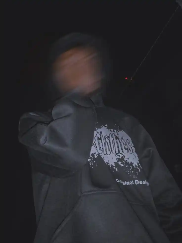 blurry Hidden Face Boys DP (66)