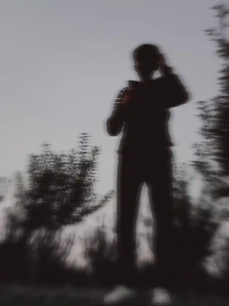 blurry Hidden Face Boys DP (67)