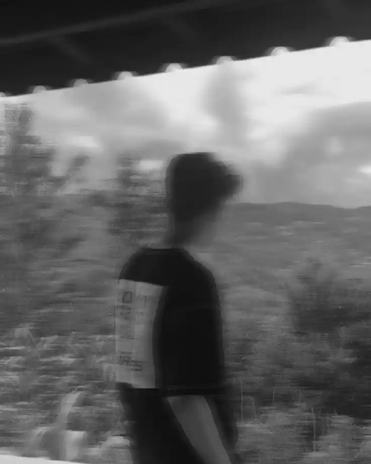 blurry Hidden Face Boys DP (68)