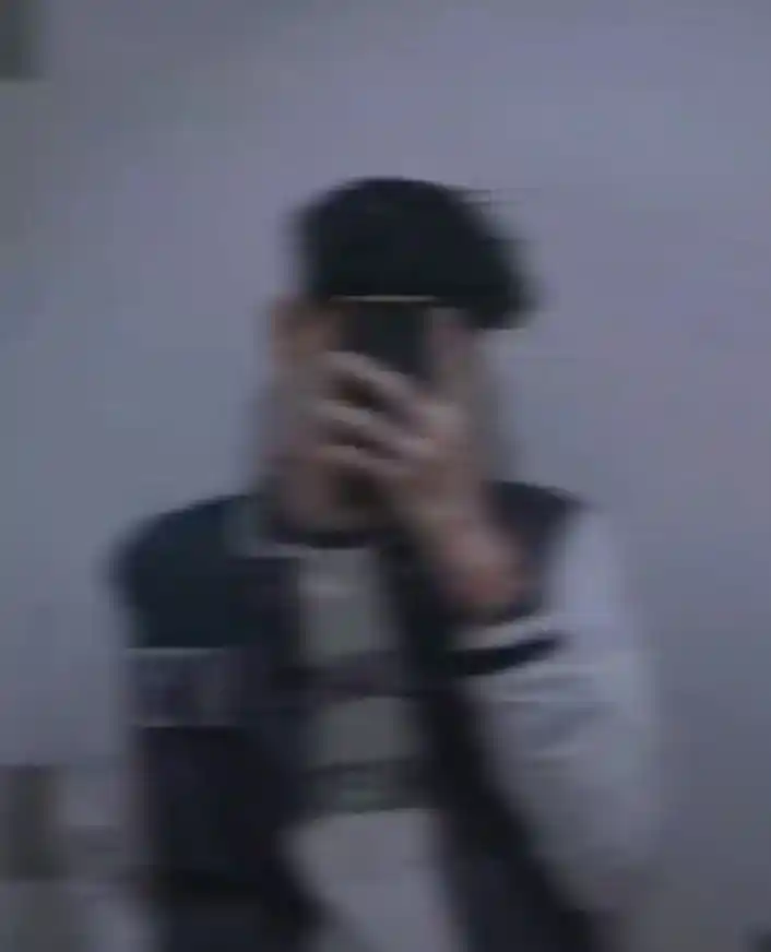 blurry Hidden Face Boys DP (75)