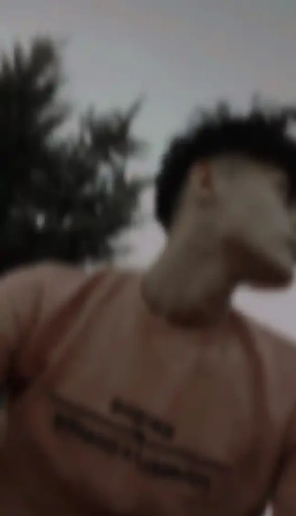 blurry Hidden Face Boys DP (77)