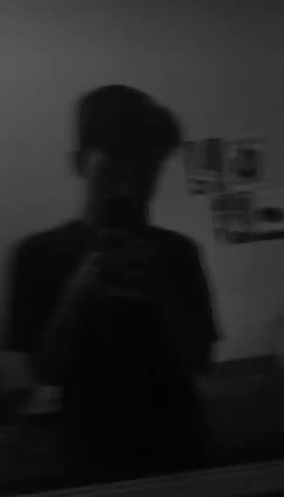 blurry Hidden Face Boys DP (78)