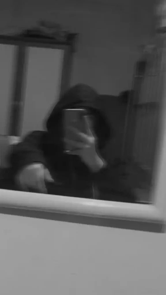blurry Hidden Face Boys DP (15)
