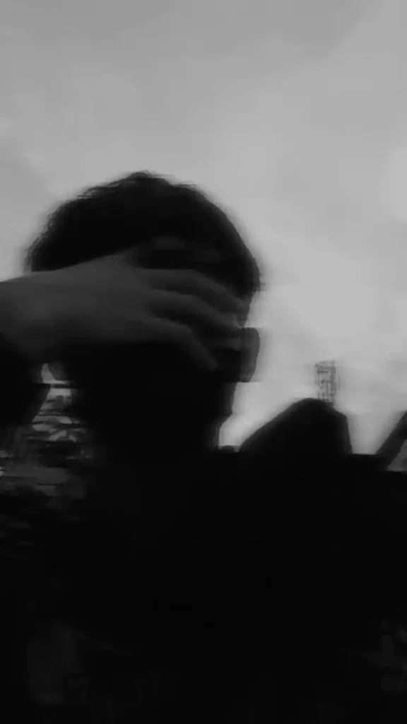 blurry Hidden Face Boys DP (9)