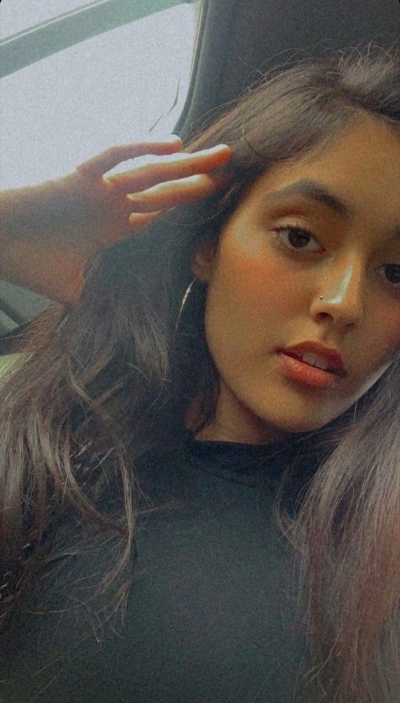 mirror selfie dp (14)