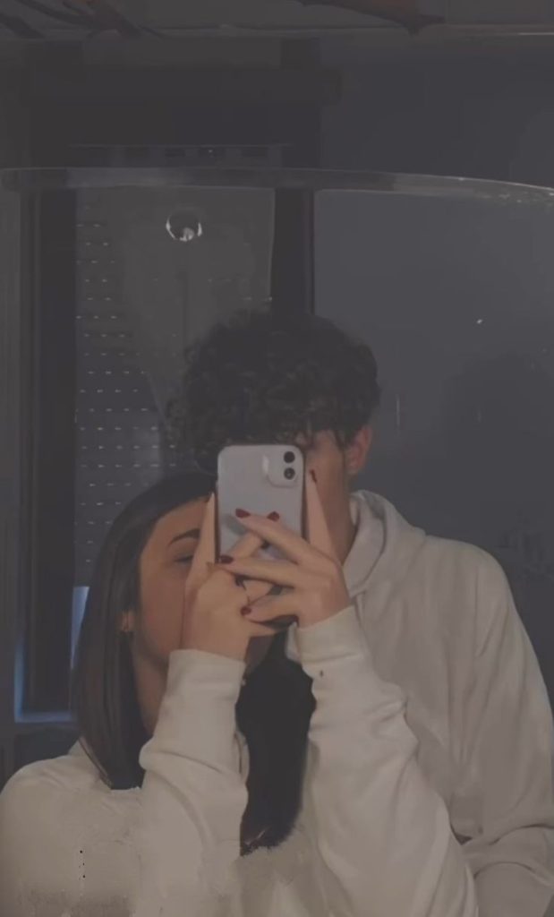 mirror selfie dp (16)
