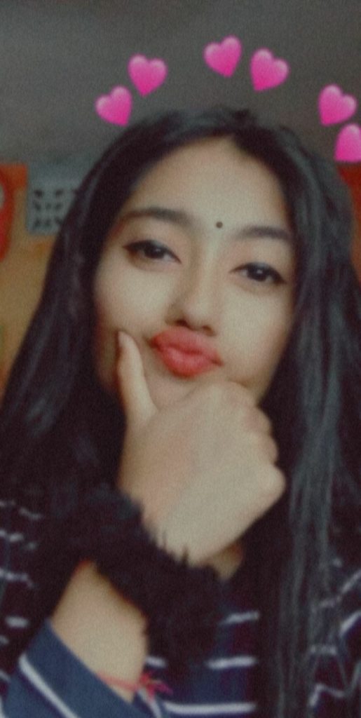 mirror selfie dp (2)