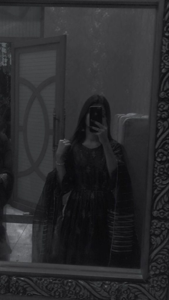 mirror selfie dp (22)