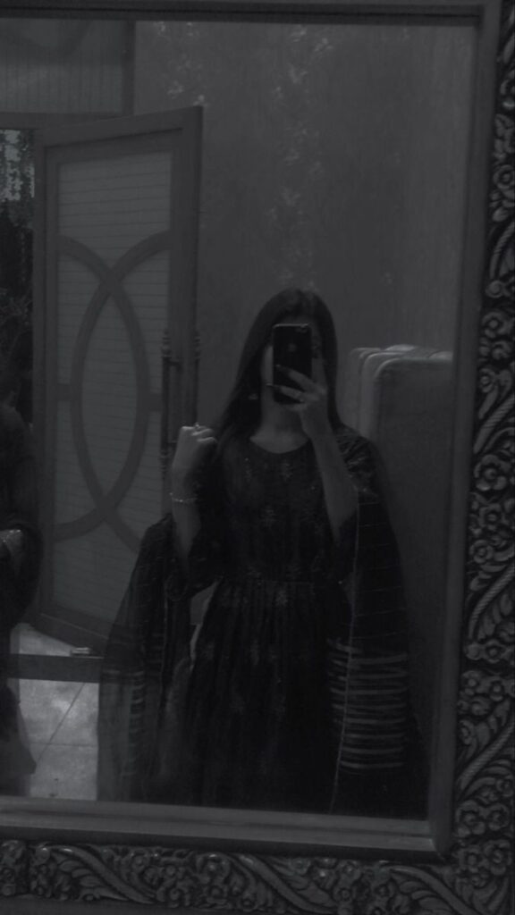 mirror selfie dp (41)