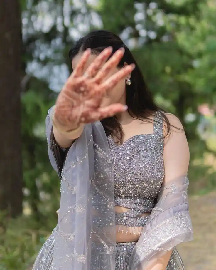 Chill Real Girls DP