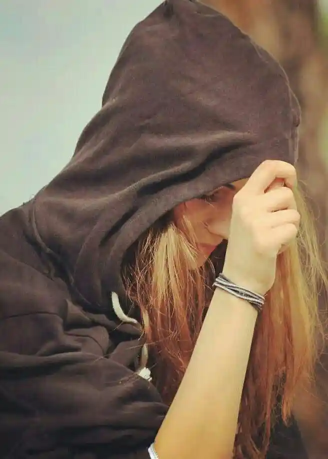 Lonely girl DP (18)
